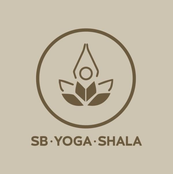 Logo Adhikara